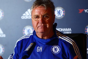 HLV Guus Hiddink: 'Lẽ ra tôi không nên tới Chelsea'